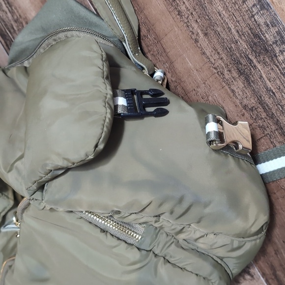 Tommy Bahama Puffer Backpack Olive Green - Picture 3 of 13